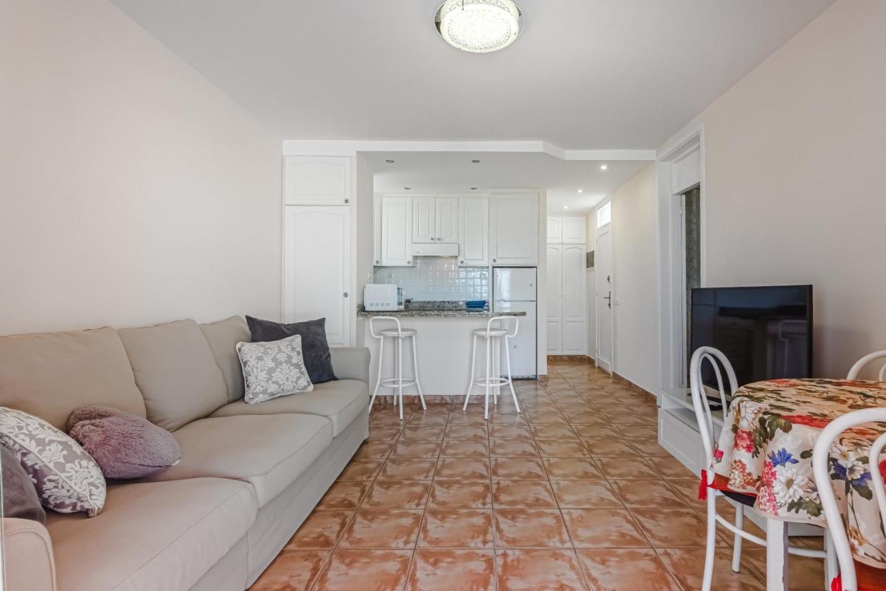 Apartment Apart America - 150 Meters From The Beach, Free Wi-Fi Arona  Kültér fotó