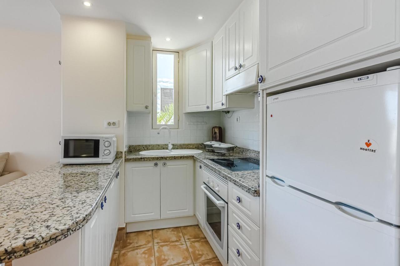 Apartment Apart America - 150 Meters From The Beach, Free Wi-Fi Arona  Kültér fotó